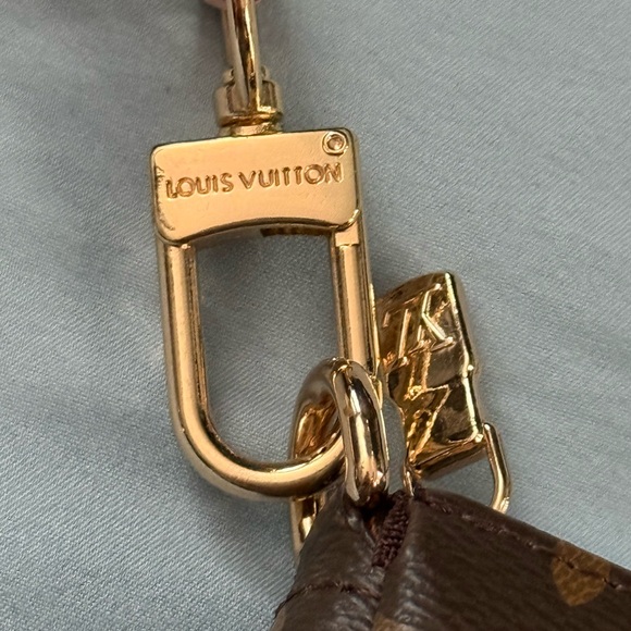 Louis Vuitton Gold and Brown Monogram Clasp - Picture 3 of 4
